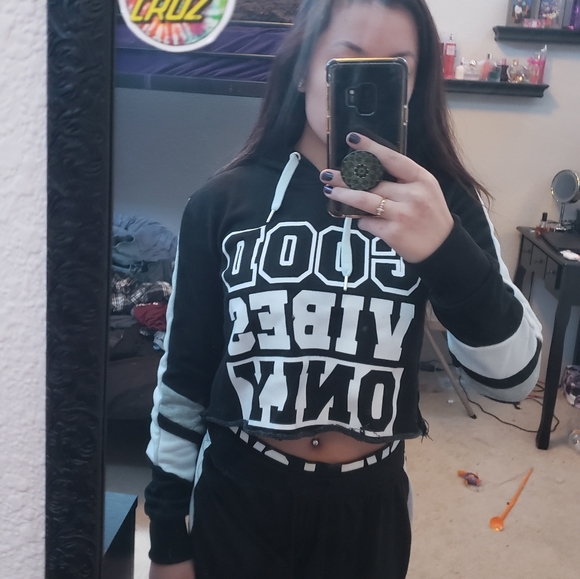 Rue21 crop top - Picture 3 of 4